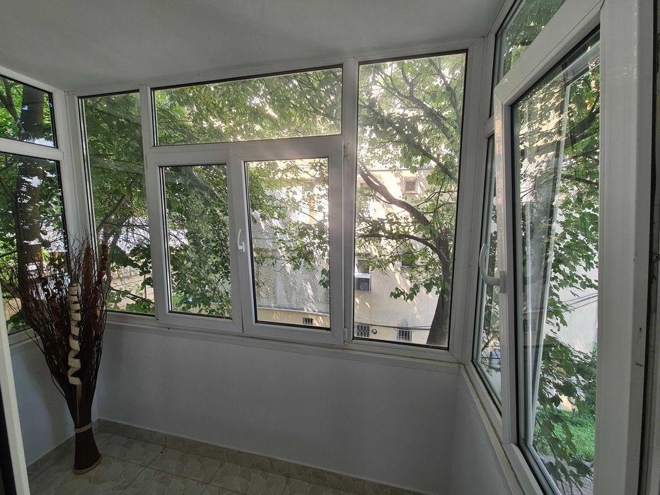 Închiriez apartament 2 camere - Municipiul Roman, Zona Anton Pann