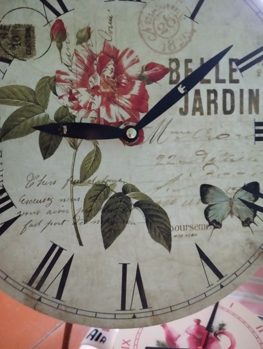 Продам часы настенные