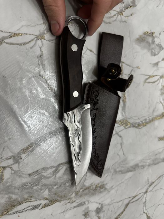 Продам нож с чехлом!