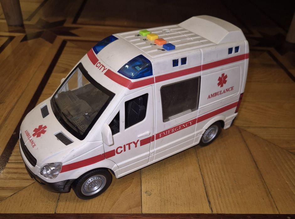 Машинка Скорая Помощь б/у