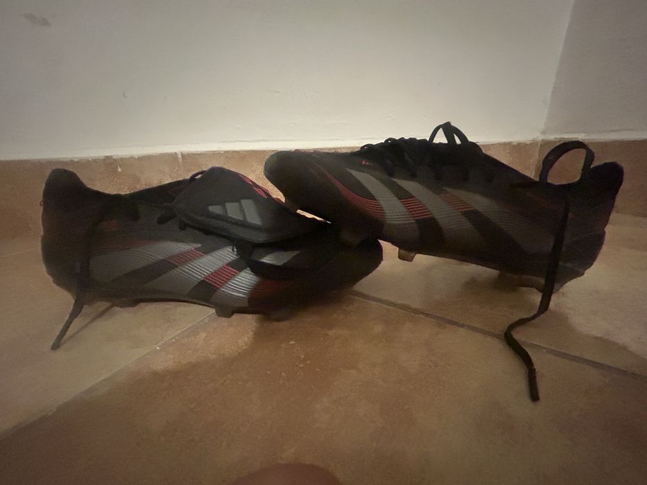 ghete fotbal adidas predator profesionale