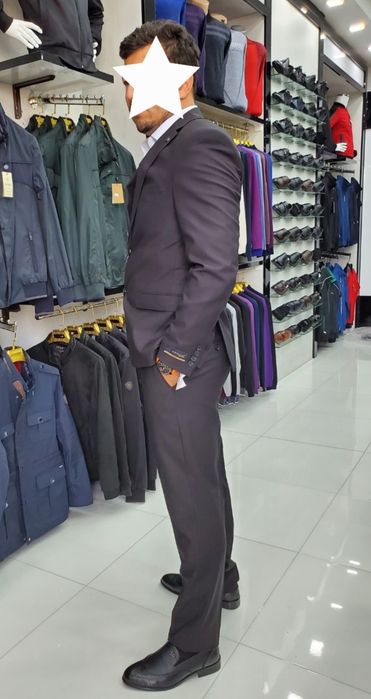 Еркаклар костюм бруги сотилади.