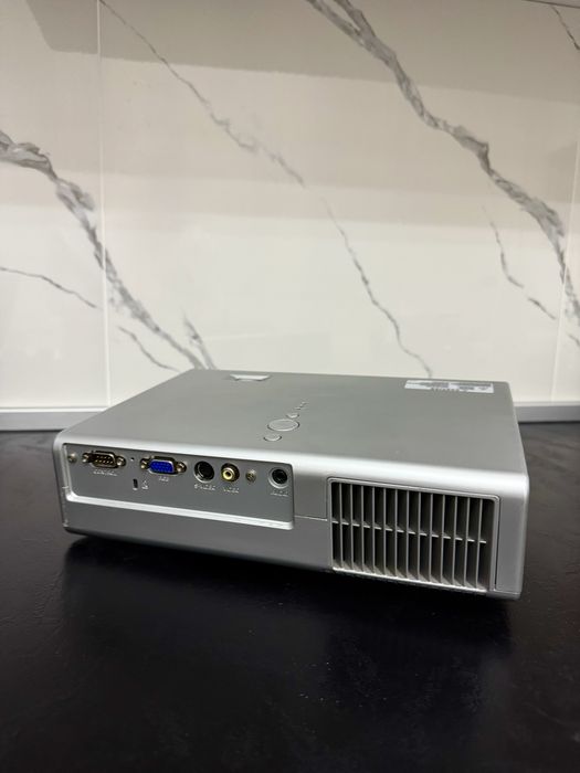 Проектор Hitachi CP-RS55