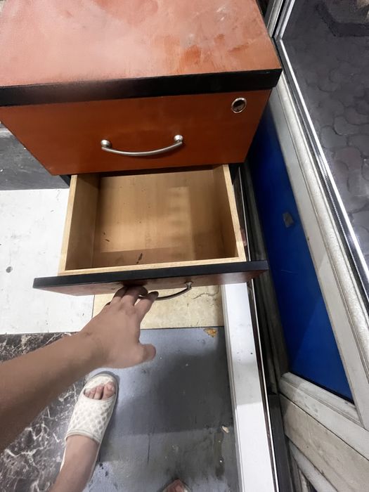 Срочно продам шкафчик для офиса