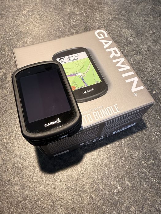Garmin Edge 830 + accesorii originale ca nou