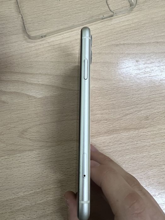 Айфон 11 в хорошем состоянии