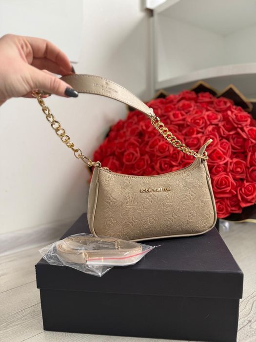 Дамски чанти тип модели.