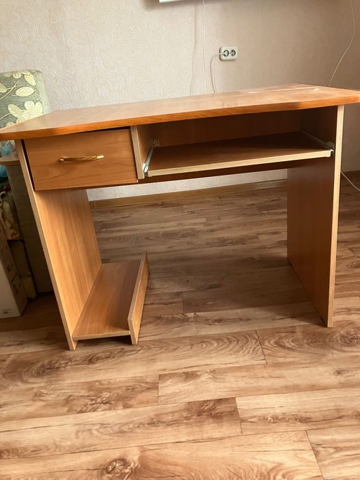 Письменный стол — 100×70 см