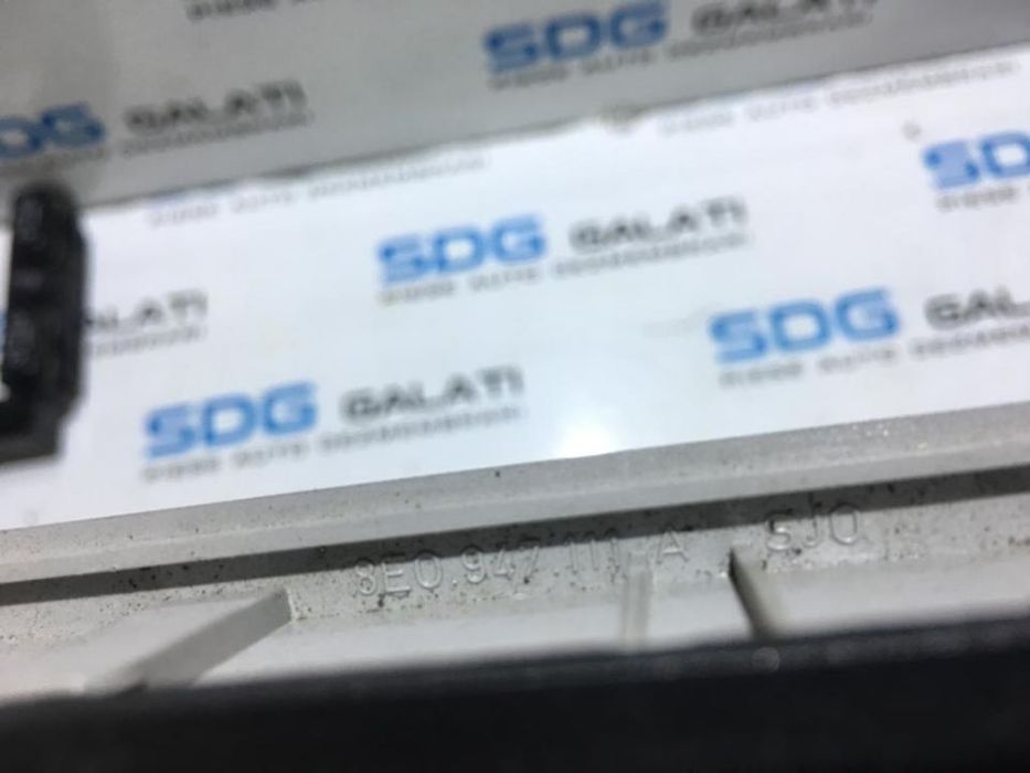 Plafoniera Lumini Audi A4 B6 2000 - 2004 COD : 8E0 947 111 A / 8E0947111A