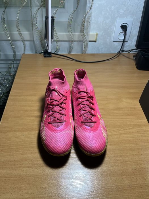 Nike mercurial pink