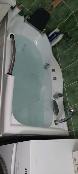 Vand vana cu hidromasaj