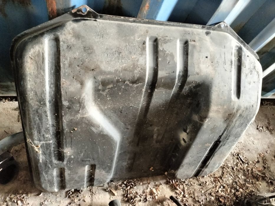 Бензобак Нива 2131 б.у
