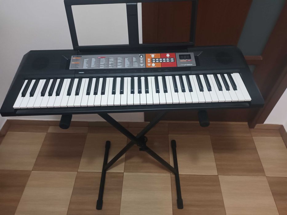 Yamaha PSR-F50 + suport
