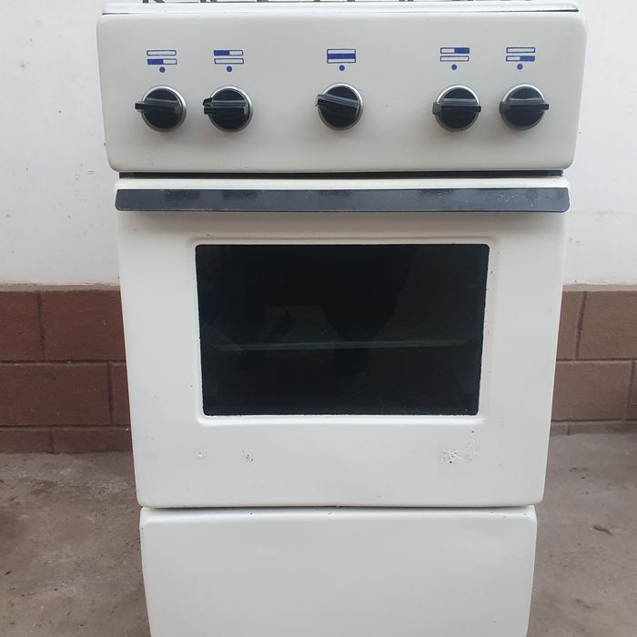 Газовая плита хорошем состояние