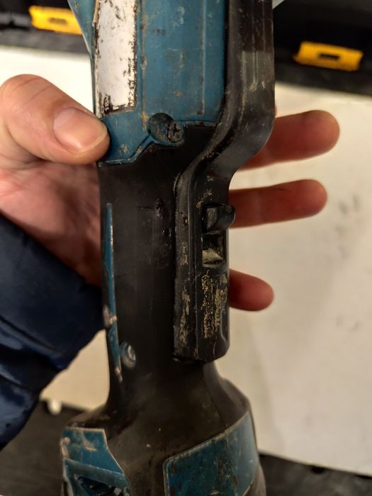 Безчетков акумулаторен ъглошлайф Макита Makita DGA517 18V