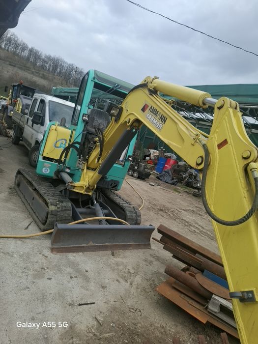 Miniexcavator yanmar 35b 3500 kg fabricatie 2003 6700 ore