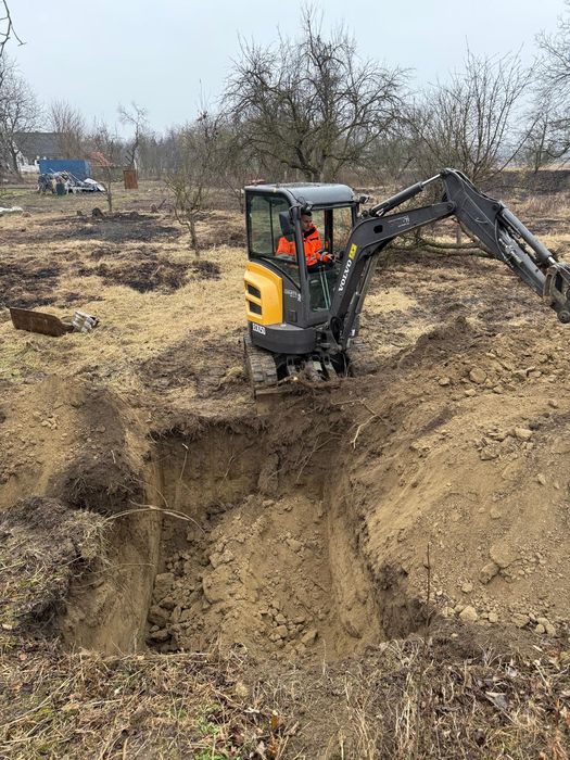 Execut lucrări cu mini-excavator 2.5tone