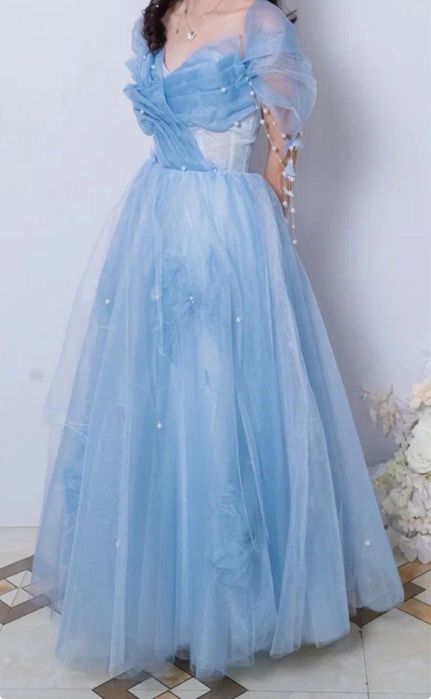 Платье вечернее идеально на выпускной