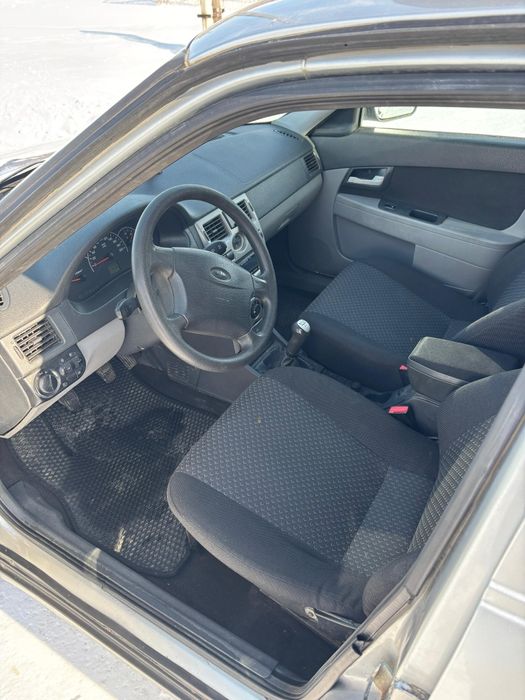 Продам Приору 2011 год