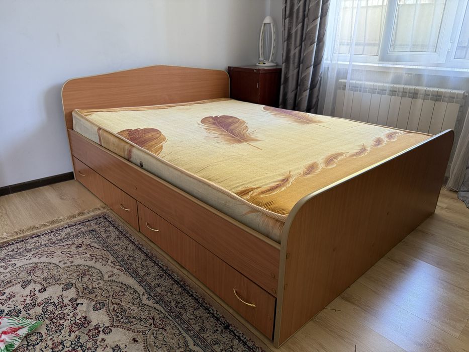 Кровать с тумбой