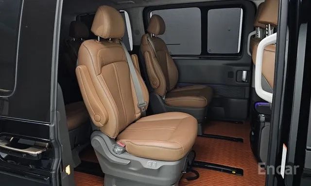 Hyundai Staria Lounge 9 joy