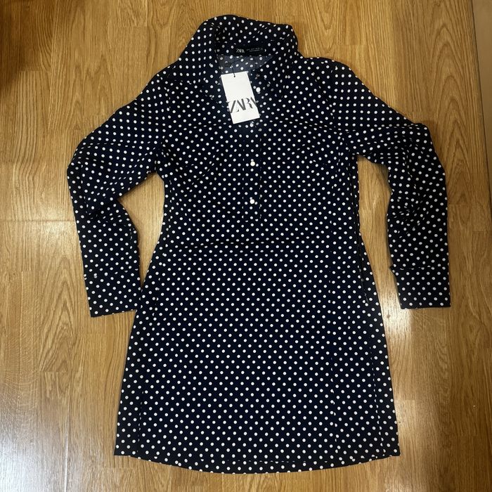 Нова рокля на точки Zara