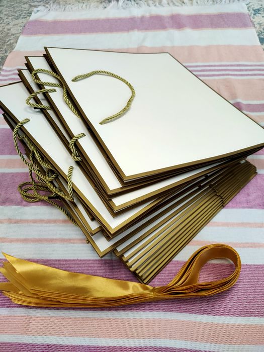 Подарочный пакет с лентой  35*30*10