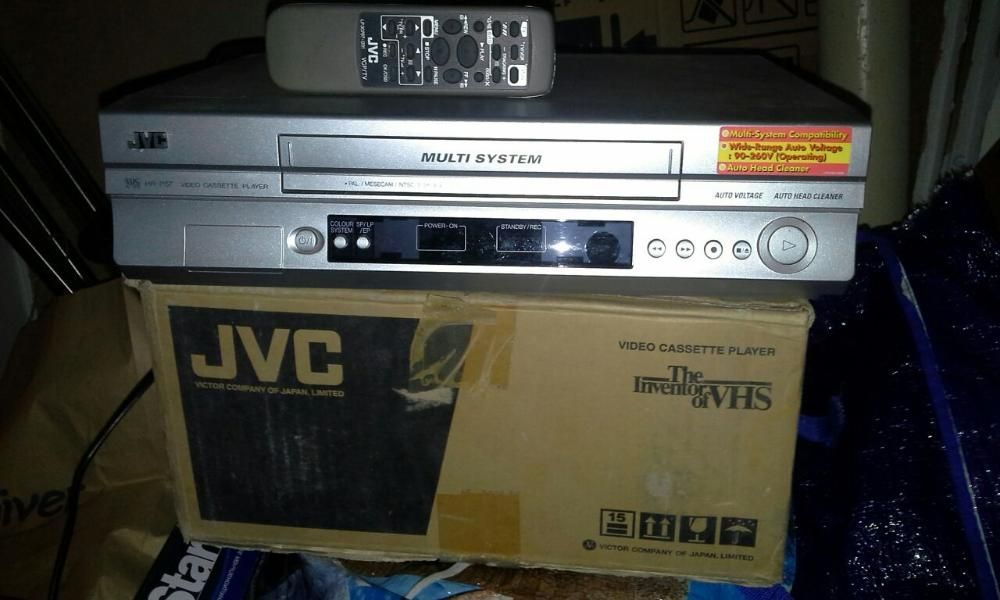 Видиомагнитофон LG и  JVC