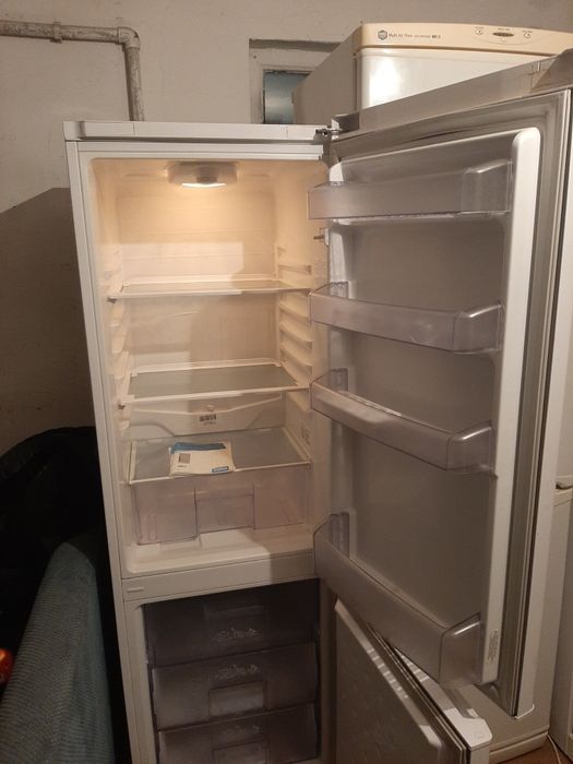 Продам холодильник с доставкой