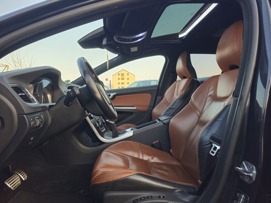 Volvo V60 2.4PlugInHybrid Distronic Line Assit Keyless