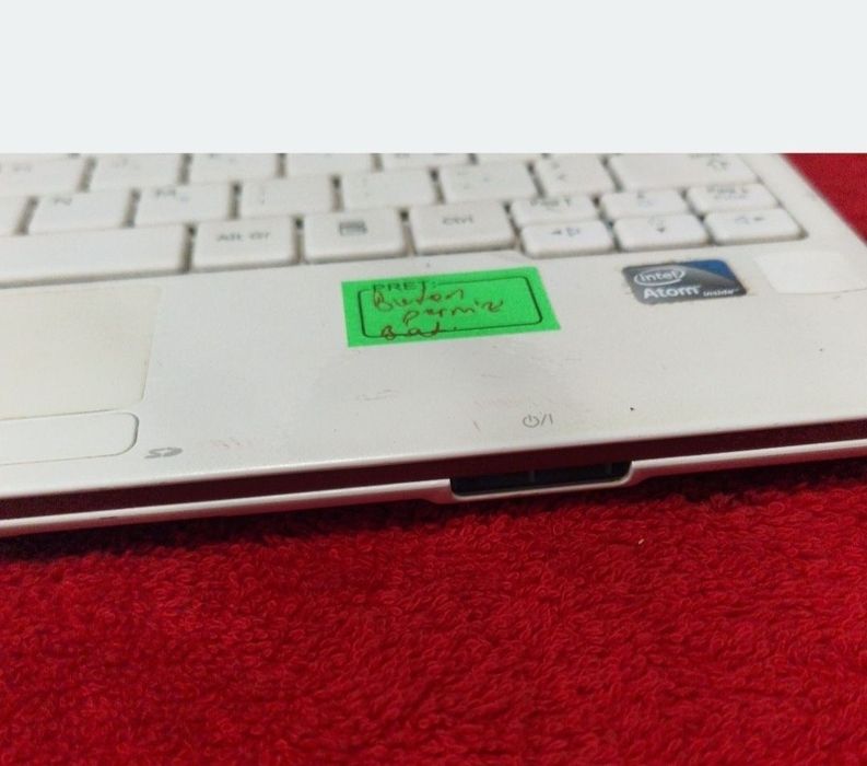 Laptop Samsung funcțional, lipsa butonul de pornire
