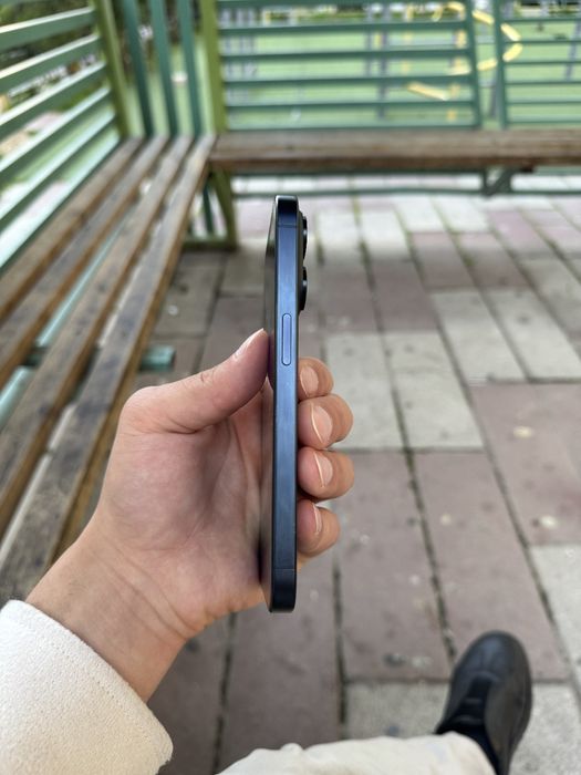 Iphone 15 pro. Srochna