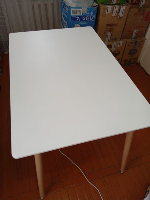 Продам новый стол