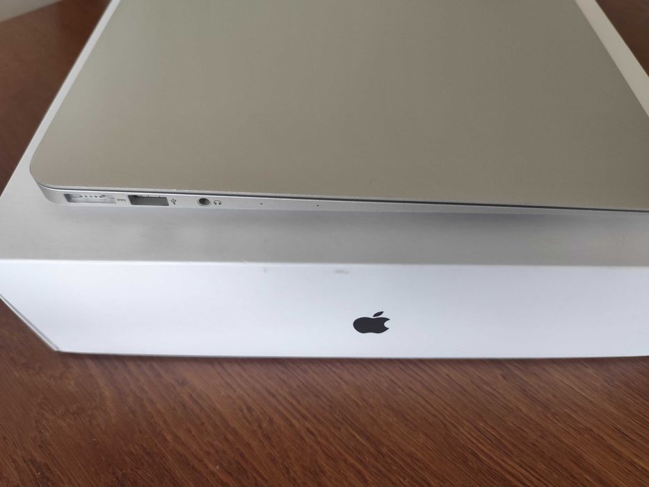 MacBook Air 13.3" early 2017 A1466 1.8GHz 8Gb RAM 128Gb SSD