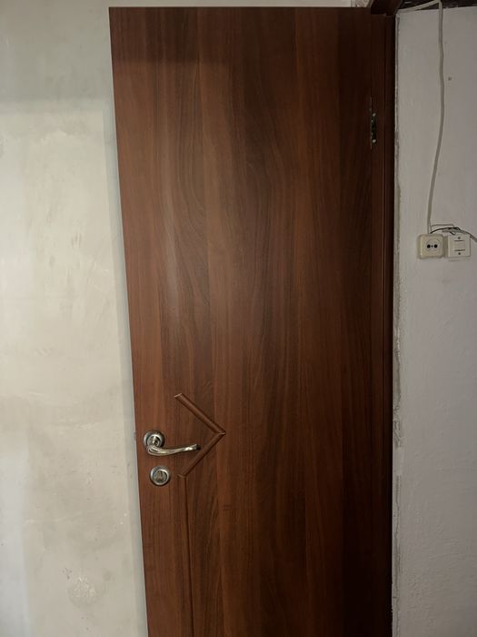 Продам межкомнатные двери