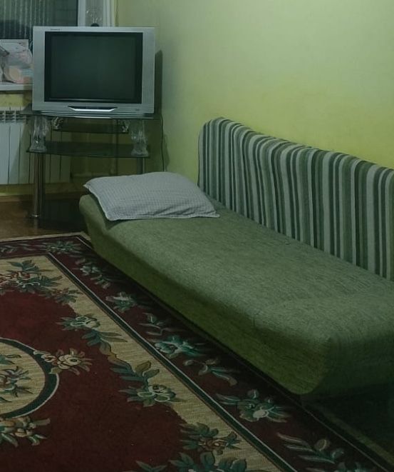 Отдам даром диван ,телевизор