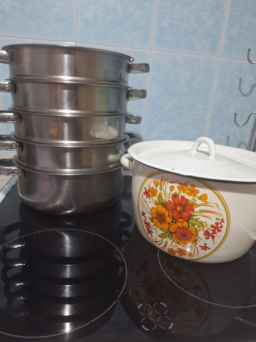 Мантоварка и кастрюля