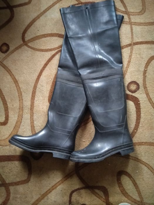 Сапоги болотные продам