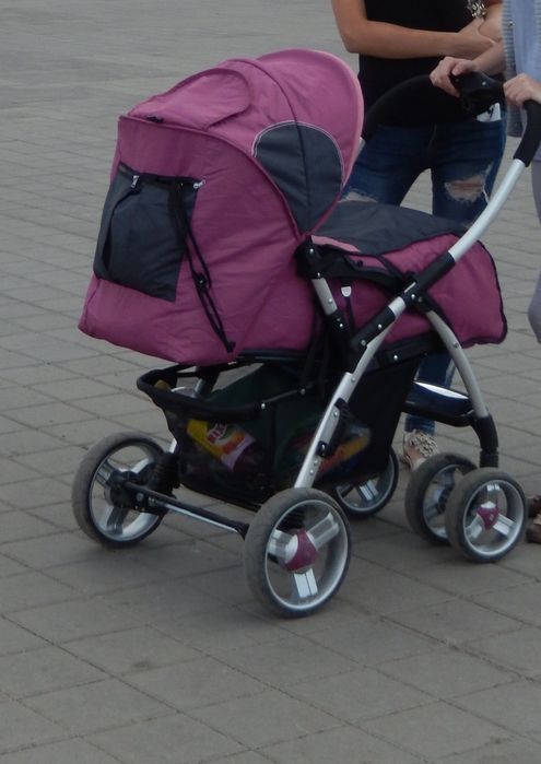 Детская коляска , очень удобная