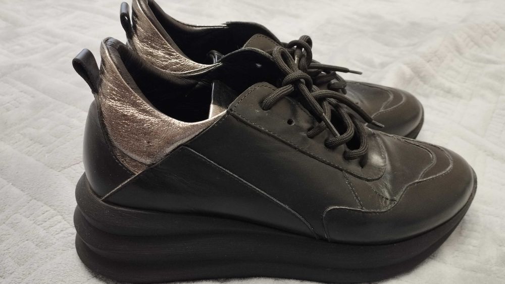 Кросовки кожаные