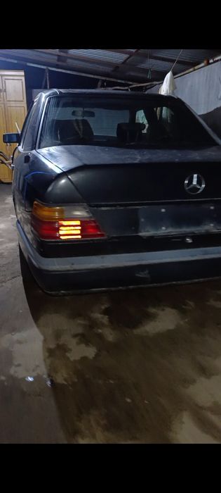 Запчасти на 124 Мерседес в оригинале