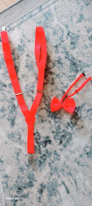 Продам подтяжку и  бабочку 2000 тенге,в садик