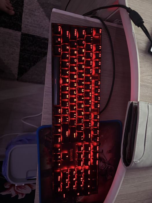 vand tastatura red dragon vara