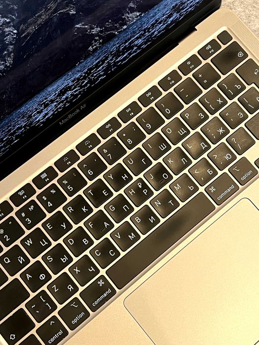 MacBook Air 2020 идеальный 256GB