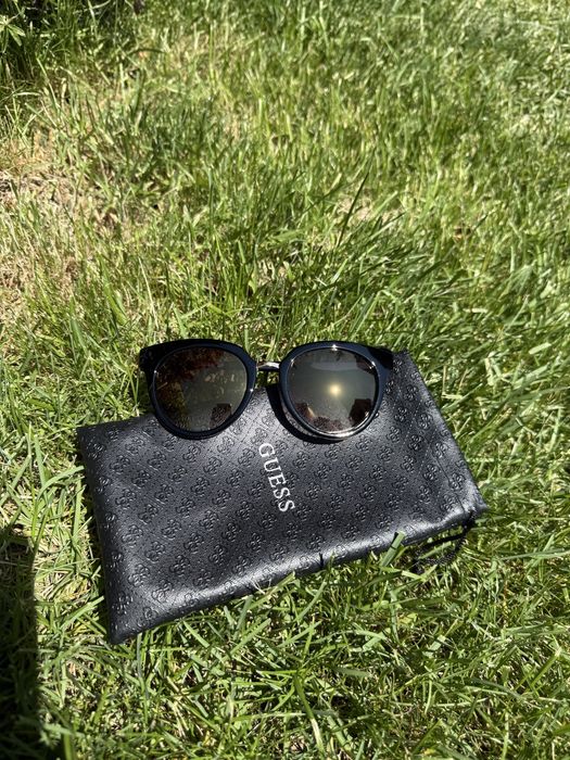 Очки солнцезащитные Guess