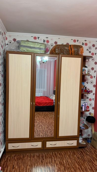 Продам шкаф распашной