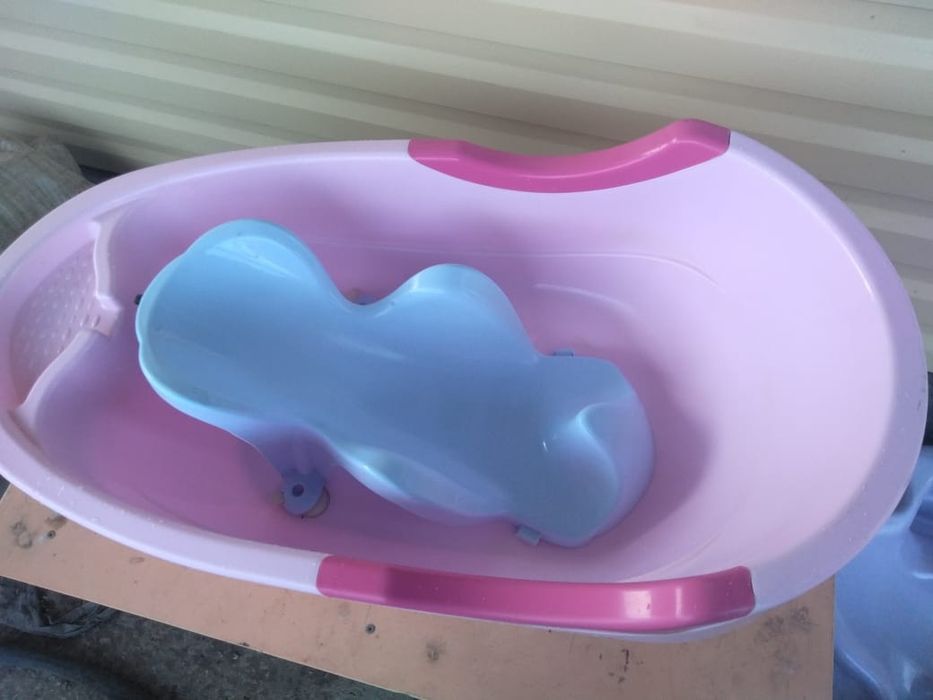 Продам ванночку для купания младенцев