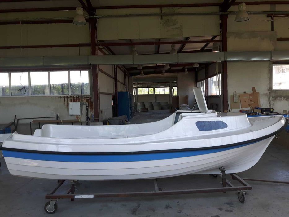 Лодка от стъклопласт, 5м