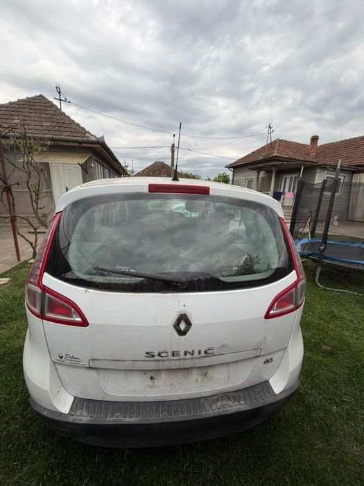 Vând Renault Megane Scenic III