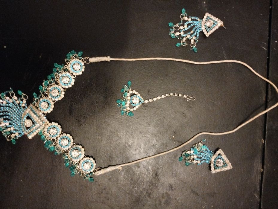 Индийска огърлица   обеци и тука